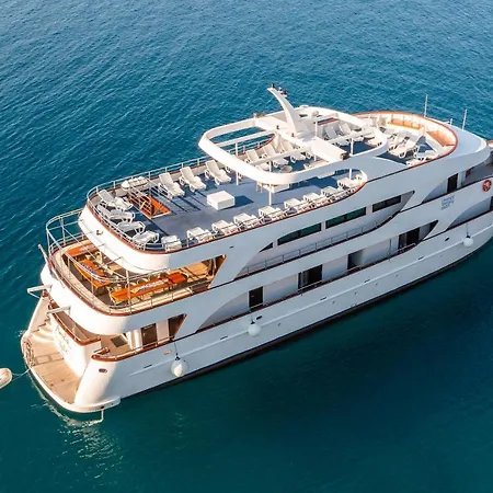Private Cruise Botel *